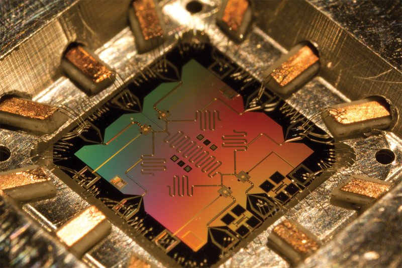 Pic 1 Quantum computer processor qubit